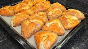 فطائر الجبن السريعة واللذيذة بخمس دقائق فقط!