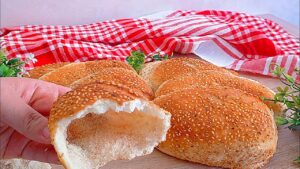 خبز البالون الطري